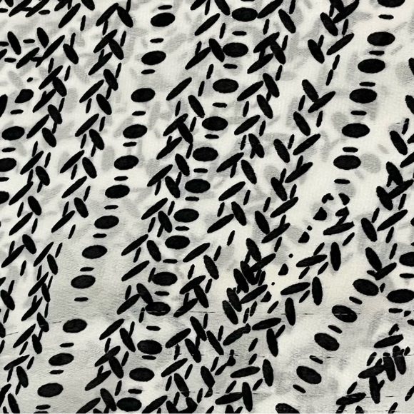 CAbi Split Back Long Sleeve Blouse Black White Abstract Print Style 3255 Size M - Picture 12 of 12